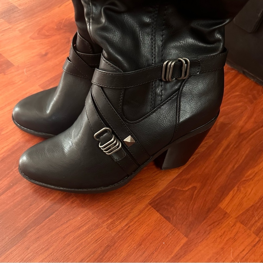 Rialto Claudette Knee High Woman's Boots - Picture 6 of 10